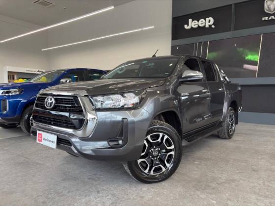 TOYOTA HILUX 2.8 D-4D TURBO DIESEL CD SRV 4X4 AUTOMÁTICO